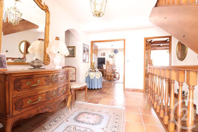 Maison à vendre - 7 pièces - 203 m2 - St Raphael - 83 - PROVENCE-ALPES-COTE-D-AZUR