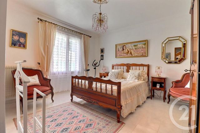 Maison à vendre - 7 pièces - 203 m2 - St Raphael - 83 - PROVENCE-ALPES-COTE-D-AZUR