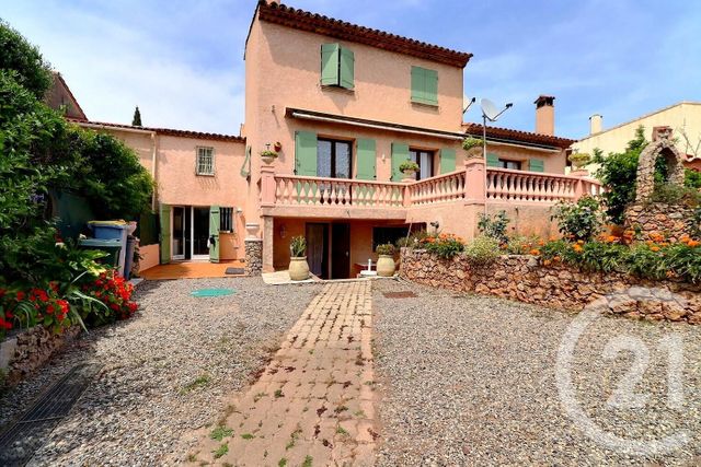 Maison à vendre - 7 pièces - 203 m2 - St Raphael - 83 - PROVENCE-ALPES-COTE-D-AZUR
