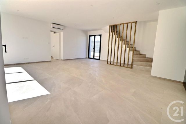 Maison à vendre - 4 pièces - 103 m2 - Roquebrune Sur Argens - 83 - PROVENCE-ALPES-COTE-D-AZUR