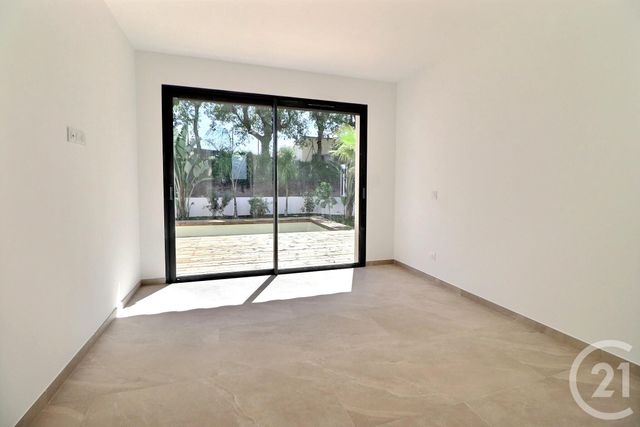 Maison à vendre - 4 pièces - 103 m2 - Roquebrune Sur Argens - 83 - PROVENCE-ALPES-COTE-D-AZUR