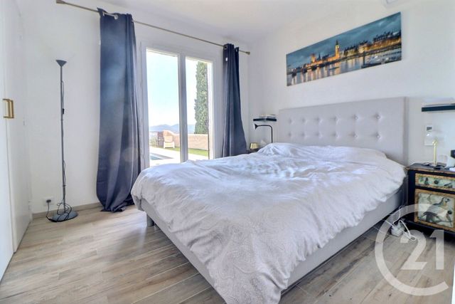 Maison à vendre - 5 pièces - 130 m2 - Roquebrune Sur Argens - 83 - PROVENCE-ALPES-COTE-D-AZUR