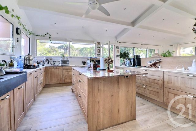 Maison à vendre - 8 pièces - 215 m2 - Puget Sur Argens - 83 - PROVENCE-ALPES-COTE-D-AZUR