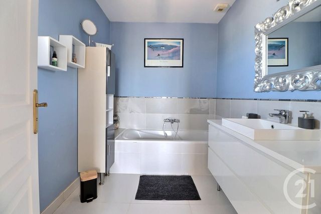 Maison à vendre - 6 pièces - 182 m2 - Bagnols En Foret - 83 - PROVENCE-ALPES-COTE-D-AZUR