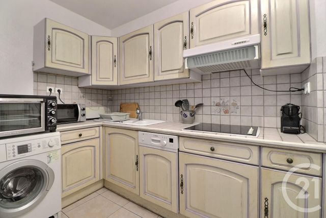 Appartement F3 &agrave; vendre - 3 pi&egrave;ces - 72,37 m2 - St Raphael - 83 - PROVENCE-ALPES-COTE-D-AZUR