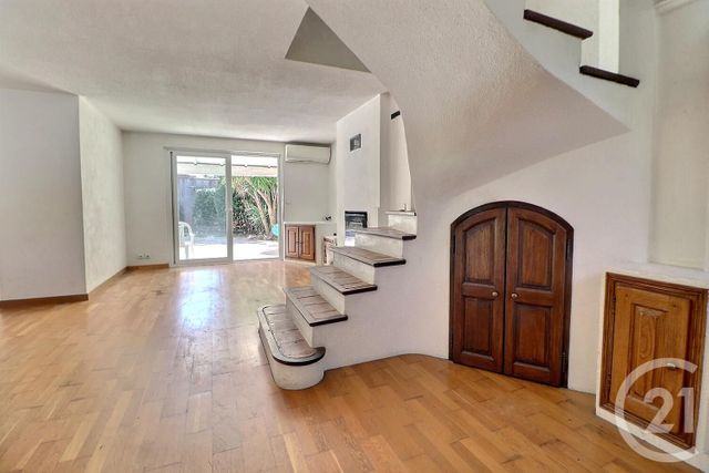 Afficher la photo en grand Maison à vendre - 4 pièces - 87 m2 - St Raphael - 83 - PROVENCE-ALPES-COTE-D-AZUR