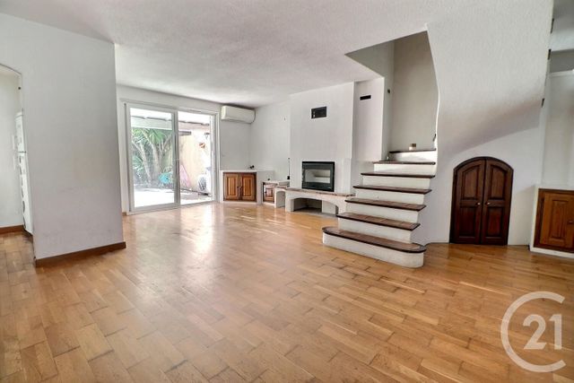 Afficher la photo en grand Maison à vendre - 4 pièces - 87 m2 - St Raphael - 83 - PROVENCE-ALPES-COTE-D-AZUR