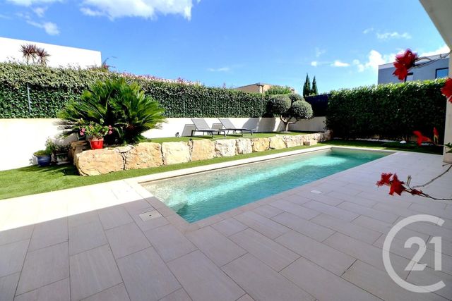 Maison à vendre - 4 pièces - 110 m2 - St Raphael - 83 - PROVENCE-ALPES-COTE-D-AZUR