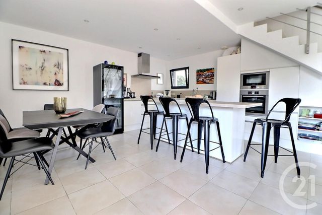 Maison à vendre - 4 pièces - 110 m2 - St Raphael - 83 - PROVENCE-ALPES-COTE-D-AZUR