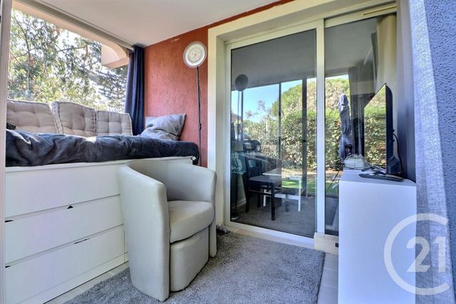 Appartement F2 à vendre - 2 pièces - 27 m2 - Frejus - 83 - PROVENCE-ALPES-COTE-D-AZUR