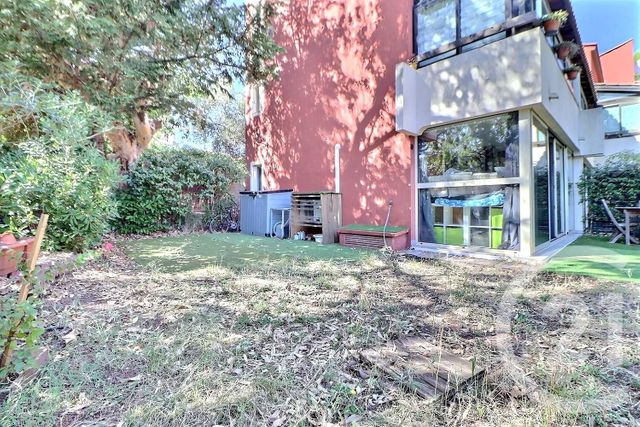 Appartement F2 à vendre - 2 pièces - 27 m2 - Frejus - 83 - PROVENCE-ALPES-COTE-D-AZUR