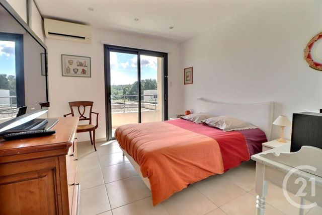 Appartement à vendre - 4 pièces - 110 m2 - St Raphael - 83 - PROVENCE-ALPES-COTE-D-AZUR