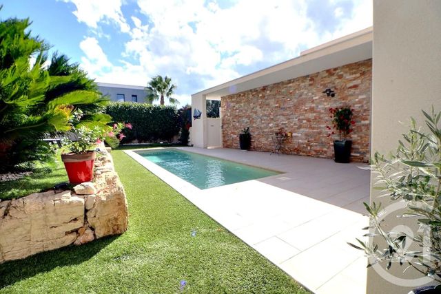 Appartement à vendre - 4 pièces - 110 m2 - St Raphael - 83 - PROVENCE-ALPES-COTE-D-AZUR