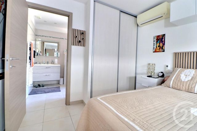 Appartement à vendre - 4 pièces - 110 m2 - St Raphael - 83 - PROVENCE-ALPES-COTE-D-AZUR