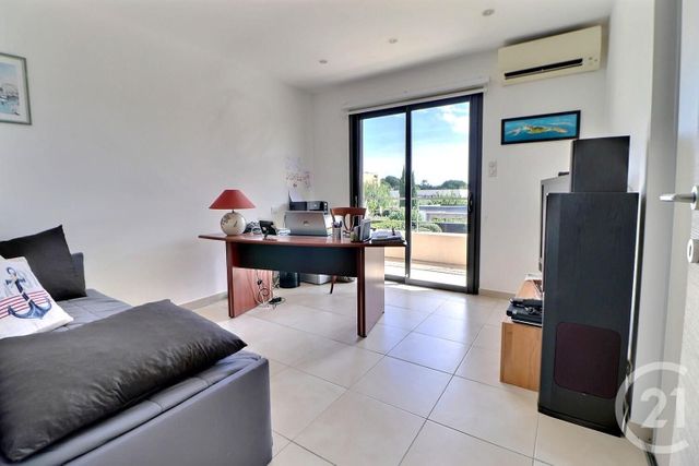 Appartement à vendre - 4 pièces - 110 m2 - St Raphael - 83 - PROVENCE-ALPES-COTE-D-AZUR