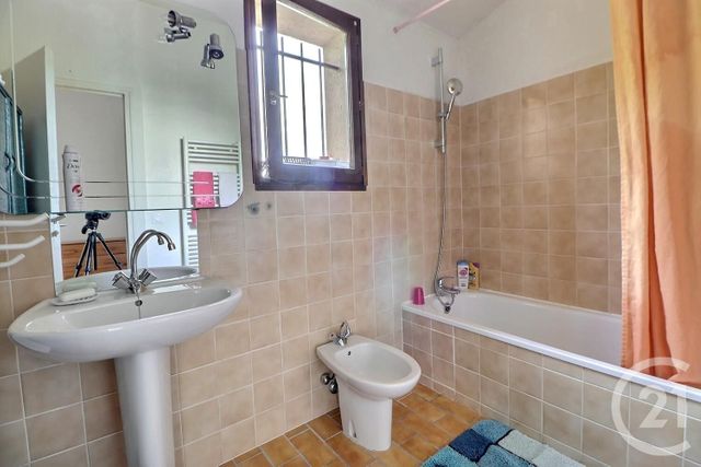 Maison à vendre - 4 pièces - 81 m2 - Frejus - 83 - PROVENCE-ALPES-COTE-D-AZUR