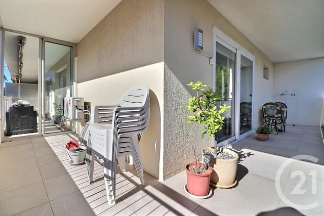 Afficher la photo en grand Appartement F3 à vendre - 3 pièces - 78,46 m2 - St Raphael - 83 - PROVENCE-ALPES-COTE-D-AZUR