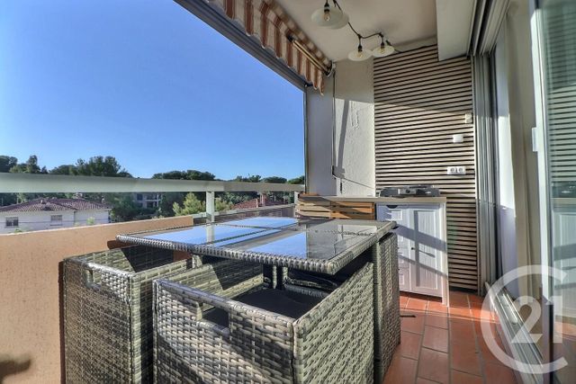 Appartement à vendre - 2 pièces - 23,55 m2 - St Raphael - 83 - PROVENCE-ALPES-COTE-D-AZUR