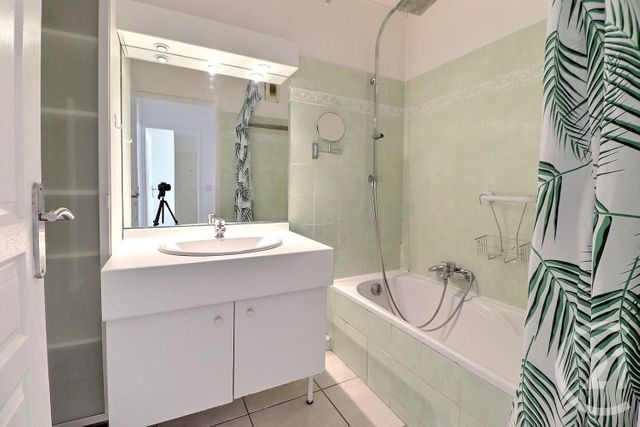 Appartement F3 à vendre - 3 pièces - 68,28 m2 - Frejus - 83 - PROVENCE-ALPES-COTE-D-AZUR