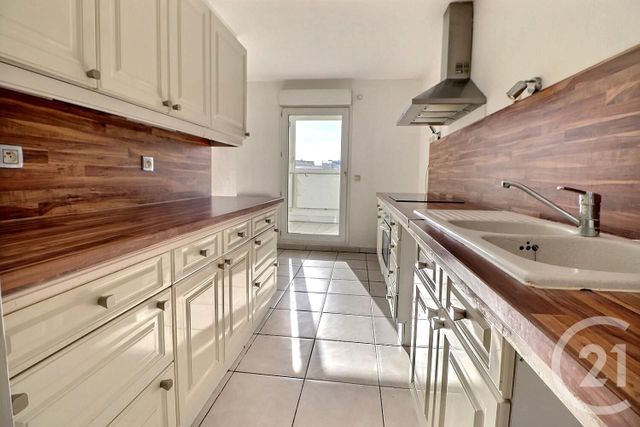 Appartement F3 à vendre - 3 pièces - 68,28 m2 - Frejus - 83 - PROVENCE-ALPES-COTE-D-AZUR