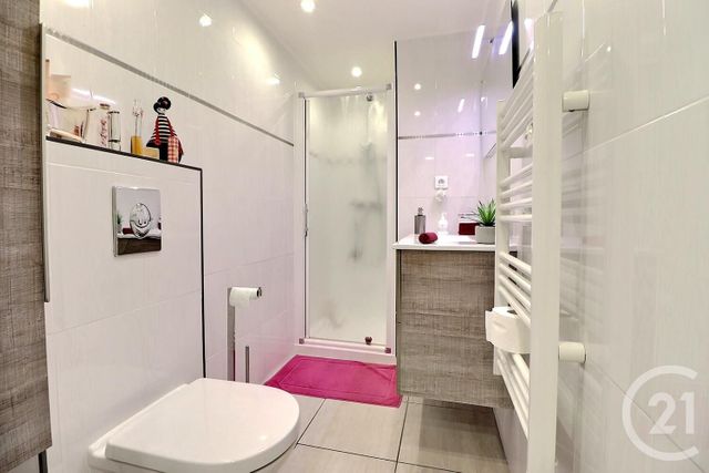 Appartement T3 à vendre - 3 pièces - 58 m2 - Roquebrune Sur Argens - 83 - PROVENCE-ALPES-COTE-D-AZUR