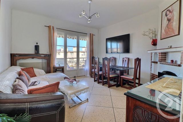 Appartement F4 à vendre - 4 pièces - 82,55 m2 - St Raphael - 83 - PROVENCE-ALPES-COTE-D-AZUR