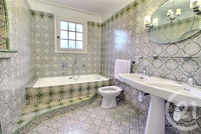 Maison à vendre - 5 pièces - 128,27 m2 - St Raphael - 83 - PROVENCE-ALPES-COTE-D-AZUR