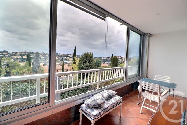 Appartement F4 &agrave; vendre - 4 pi&egrave;ces - 79 m2 - St Raphael - 83 - PROVENCE-ALPES-COTE-D-AZUR