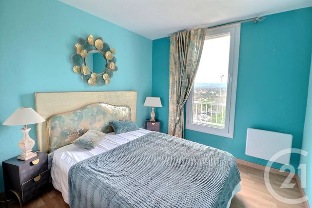 Appartement F4 &agrave; vendre - 4 pi&egrave;ces - 79 m2 - St Raphael - 83 - PROVENCE-ALPES-COTE-D-AZUR