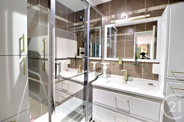 Appartement F4 &agrave; vendre - 4 pi&egrave;ces - 79 m2 - St Raphael - 83 - PROVENCE-ALPES-COTE-D-AZUR