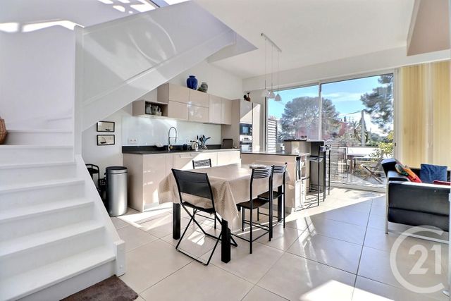 Appartement F4 &agrave; vendre - 4 pi&egrave;ces - 91,30 m2 - St Raphael - 83 - PROVENCE-ALPES-COTE-D-AZUR