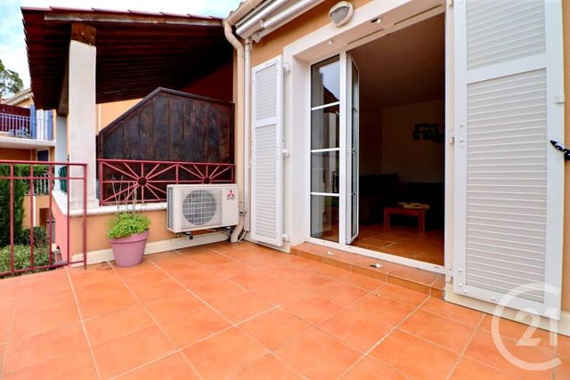 Appartement F3 &agrave; vendre - 2 pi&egrave;ces - 39 m2 - St Raphael - 83 - PROVENCE-ALPES-COTE-D-AZUR