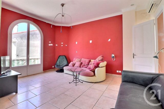 Appartement F1 &agrave; vendre - 3 pi&egrave;ces - 130 m2 - St Raphael - 83 - PROVENCE-ALPES-COTE-D-AZUR
