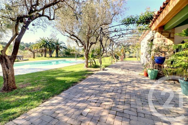 Maison &agrave; vendre - 6 pi&egrave;ces - 262 m2 - Roquebrune Sur Argens - 83 - PROVENCE-ALPES-COTE-D-AZUR