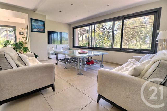 Maison &agrave; vendre - 6 pi&egrave;ces - 262 m2 - Roquebrune Sur Argens - 83 - PROVENCE-ALPES-COTE-D-AZUR