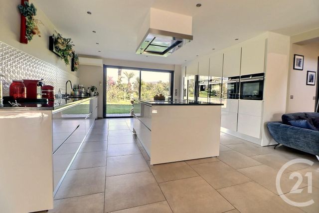 Maison &agrave; vendre - 6 pi&egrave;ces - 262 m2 - Roquebrune Sur Argens - 83 - PROVENCE-ALPES-COTE-D-AZUR