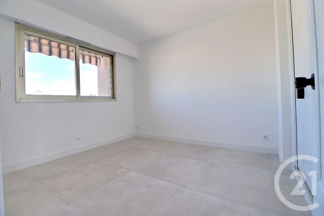 Appartement F3 &agrave; vendre - 3 pi&egrave;ces - 70,58 m2 - St Raphael - 83 - PROVENCE-ALPES-COTE-D-AZUR