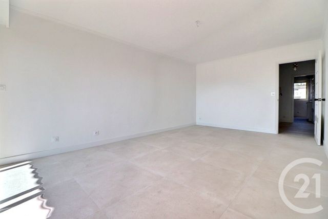 Appartement F3 &agrave; vendre - 3 pi&egrave;ces - 70,58 m2 - St Raphael - 83 - PROVENCE-ALPES-COTE-D-AZUR