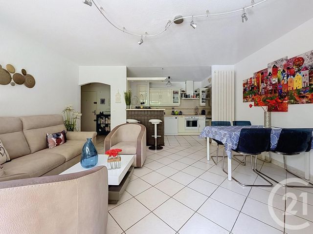 Appartement F3 &agrave; vendre - 3 pi&egrave;ces - 67,20 m2 - St Raphael - 83 - PROVENCE-ALPES-COTE-D-AZUR