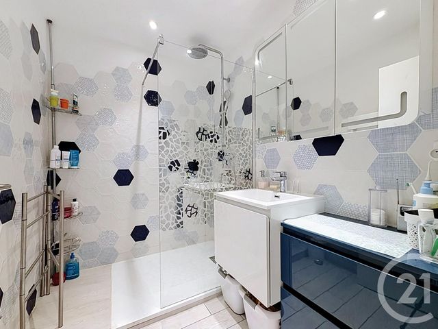 Appartement F3 &agrave; vendre - 3 pi&egrave;ces - 67,20 m2 - St Raphael - 83 - PROVENCE-ALPES-COTE-D-AZUR