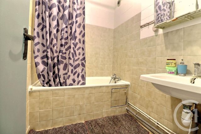 Appartement F4 &agrave; vendre - 4 pi&egrave;ces - 83,95 m2 - Frejus - 83 - PROVENCE-ALPES-COTE-D-AZUR