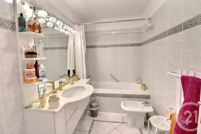 Appartement &agrave; vendre - 3 pi&egrave;ces - 95 m2 - St Raphael - 83 - PROVENCE-ALPES-COTE-D-AZUR