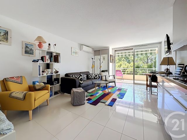Appartement Studio &agrave; vendre - 1 pi&egrave;ce - 31,12 m2 - St Raphael - 83 - PROVENCE-ALPES-COTE-D-AZUR