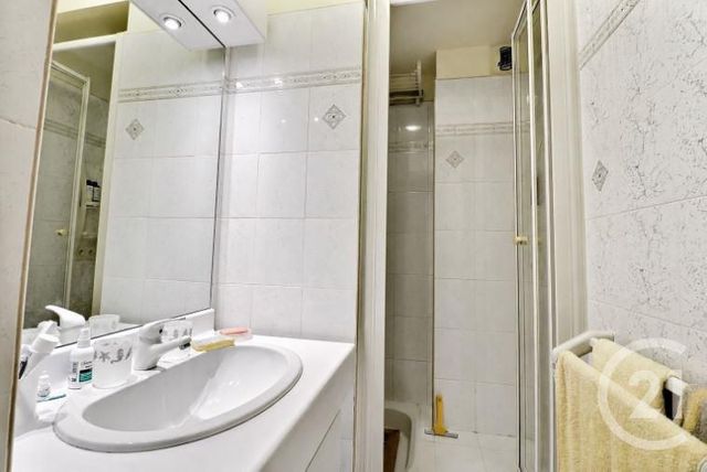 Appartement Studio Cabine &agrave; vendre - 1 pi&egrave;ce - 31,33 m2 - St Raphael - 83 - PROVENCE-ALPES-COTE-D-AZUR