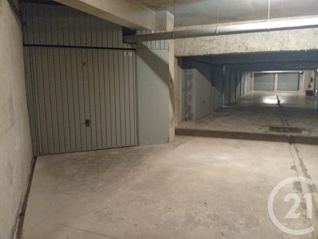 Parking &agrave; vendre - 16,80 m2 - Frejus - 83 - PROVENCE-ALPES-COTE-D-AZUR