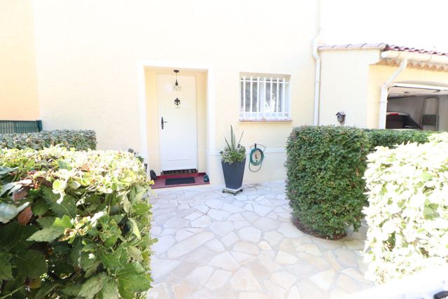 Appartement T3 &agrave; vendre - 3 pi&egrave;ces - 69,75 m2 - Frejus - 83 - PROVENCE-ALPES-COTE-D-AZUR