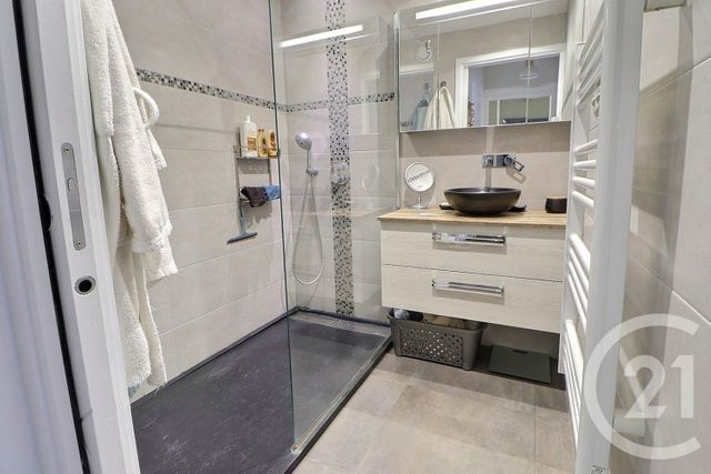 Appartement T3 &agrave; vendre - 3 pi&egrave;ces - 64,69 m2 - Frejus - 83 - PROVENCE-ALPES-COTE-D-AZUR