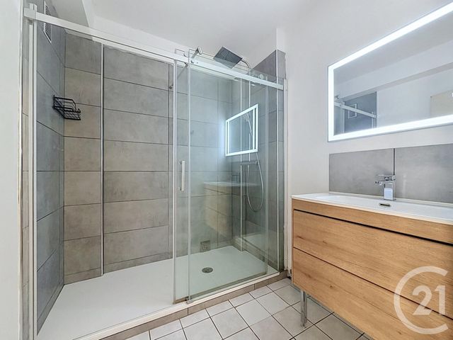 Appartement T3 &agrave; vendre - 3 pi&egrave;ces - 60,62 m2 - St Raphael - 83 - PROVENCE-ALPES-COTE-D-AZUR