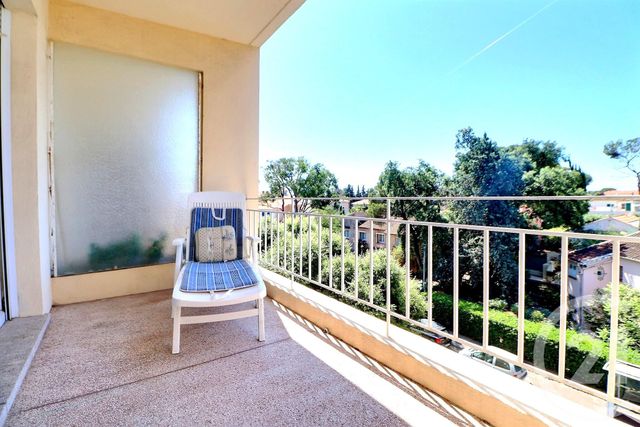 Appartement T2 à vendre - 2 pièces - 44,38 m2 - St Raphael - 83 - PROVENCE-ALPES-COTE-D-AZUR