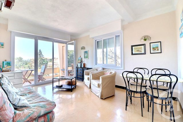 Appartement T2 à vendre - 2 pièces - 44,38 m2 - St Raphael - 83 - PROVENCE-ALPES-COTE-D-AZUR